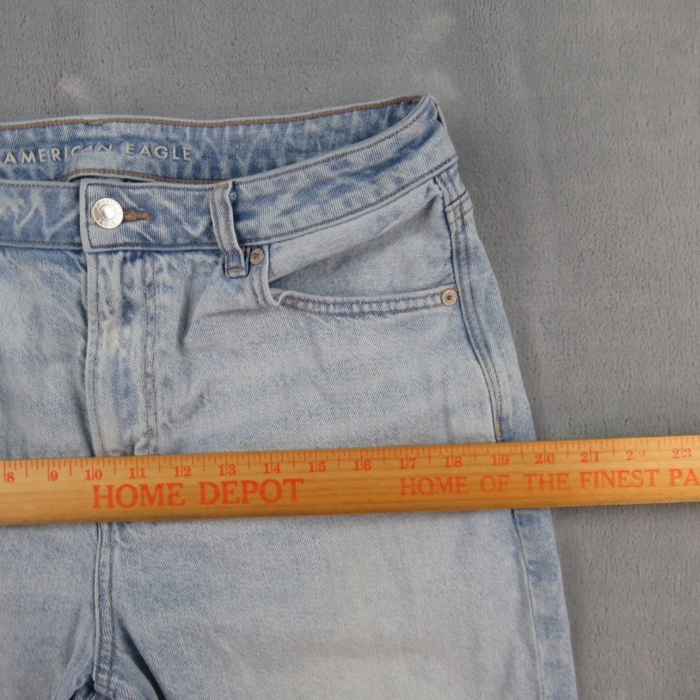 American Eagle Mom Jean Light Wash High Rise Denim Pants Womens 12 Regular - Picture 4 of 13
